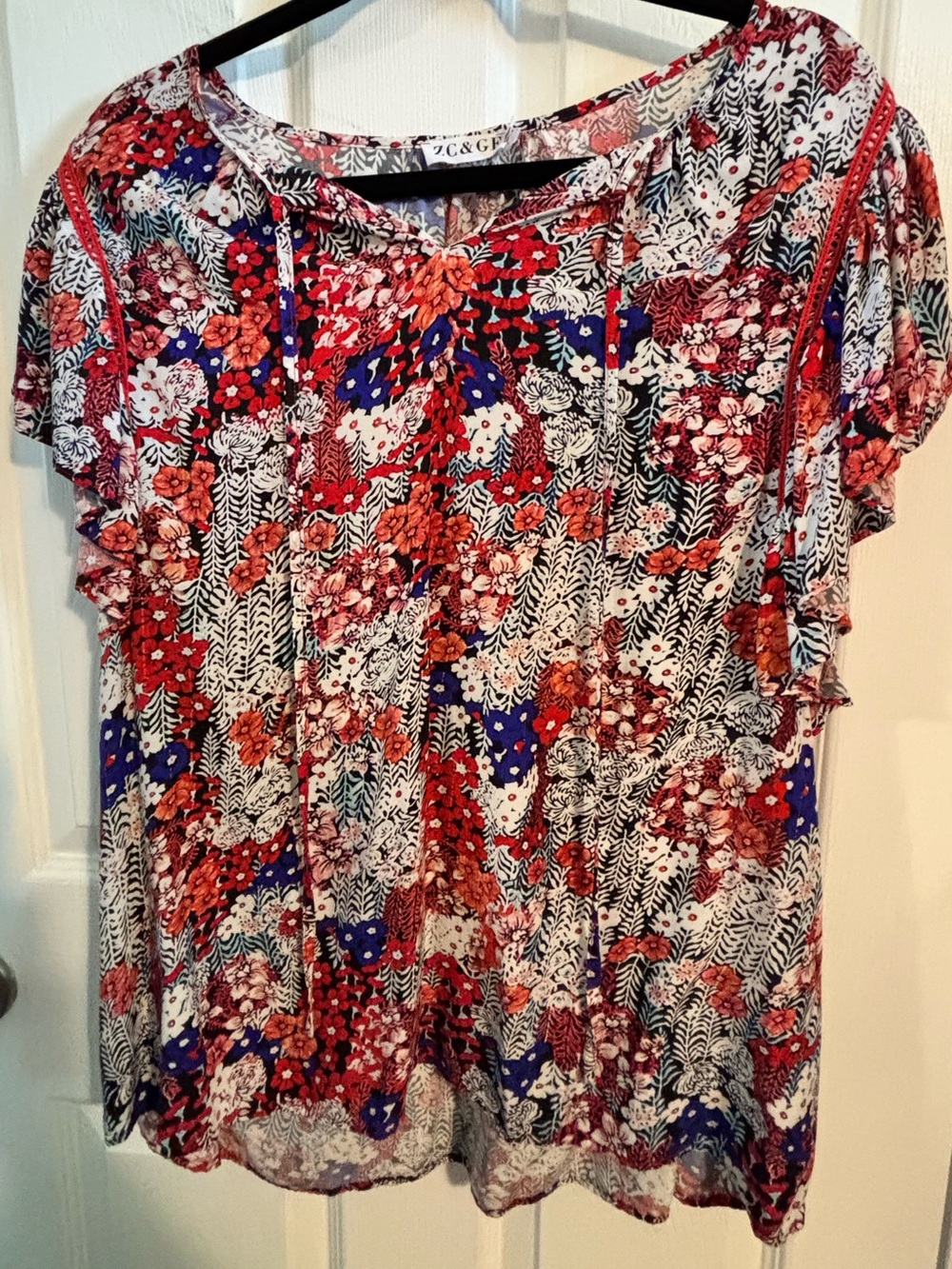 😍Floral Ruffle-Sleeve Blouse in Red & Blue 1x-2x